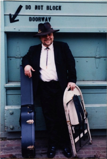 Howlin' Hobbit at the Pike Place Market, 1991